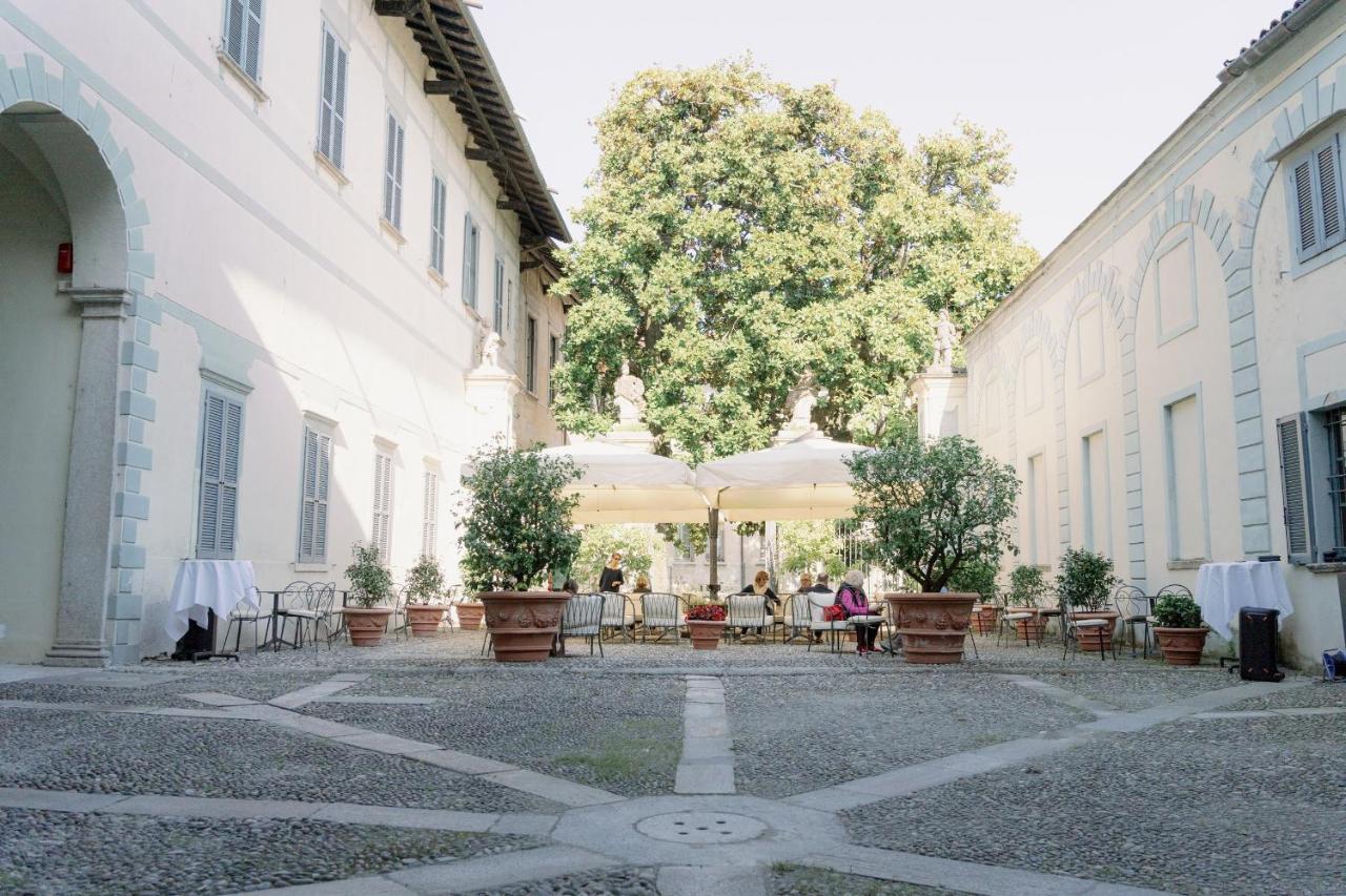 Caffe Delle Rose Les Chambres Verbania Exterior photo