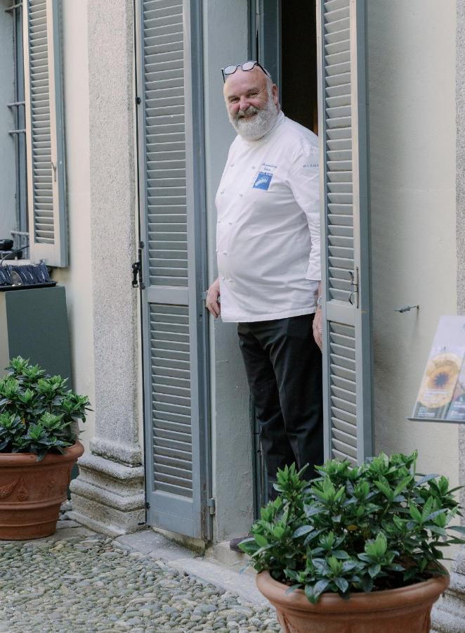 Caffe Delle Rose Les Chambres Verbania Exterior photo